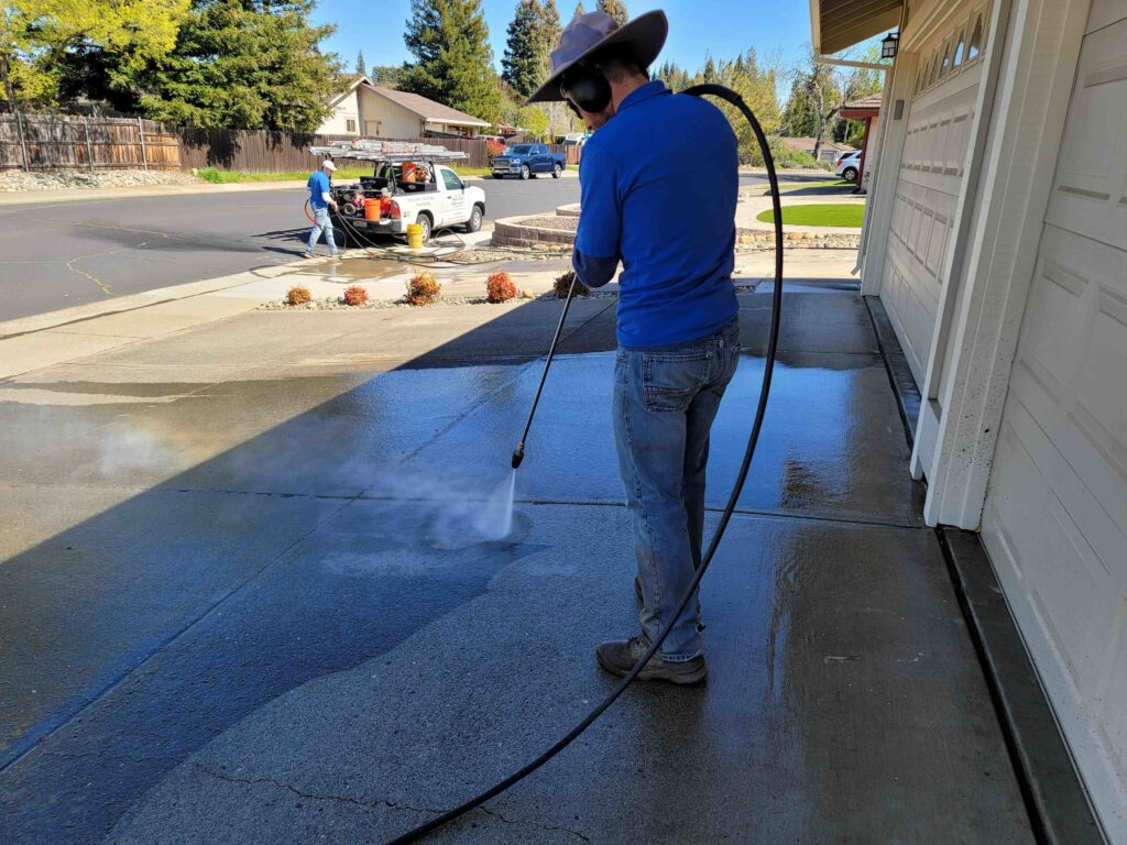 Effective Techniques for Commercial Building Exterior Cleaning